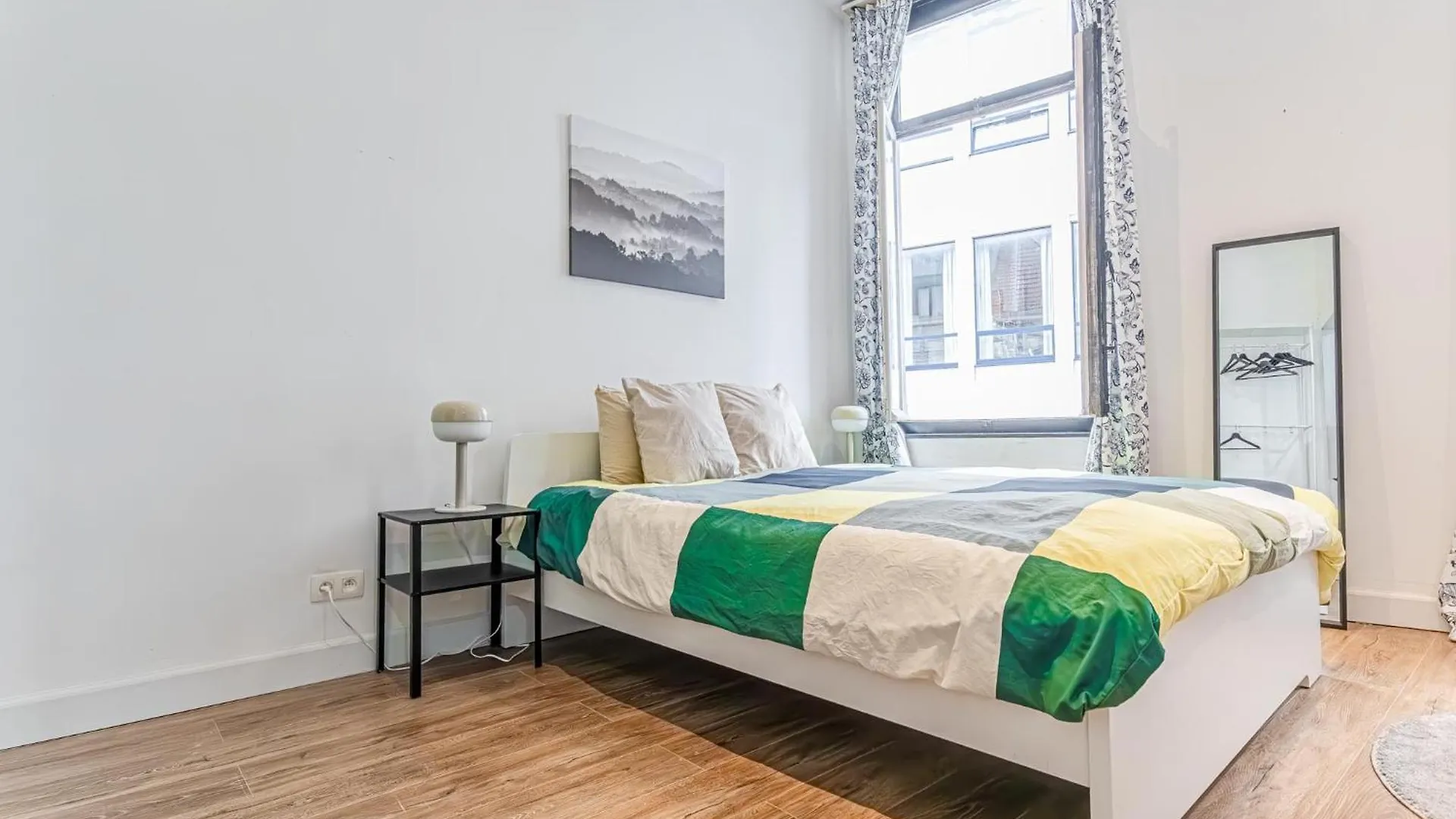 Modern Connected 6 Studios In The Heart Of 헨트 아파트