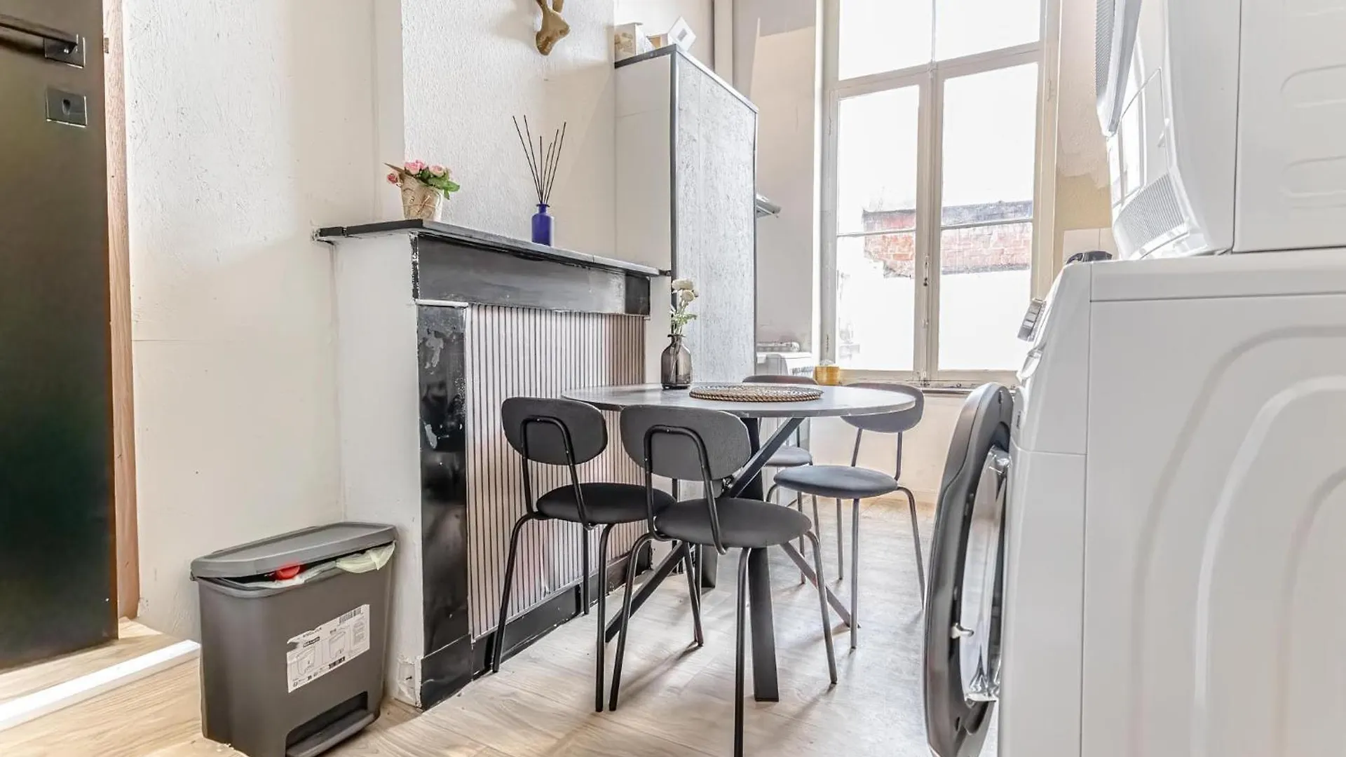 Modern Connected 6 Studios In The Heart Of 헨트 아파트